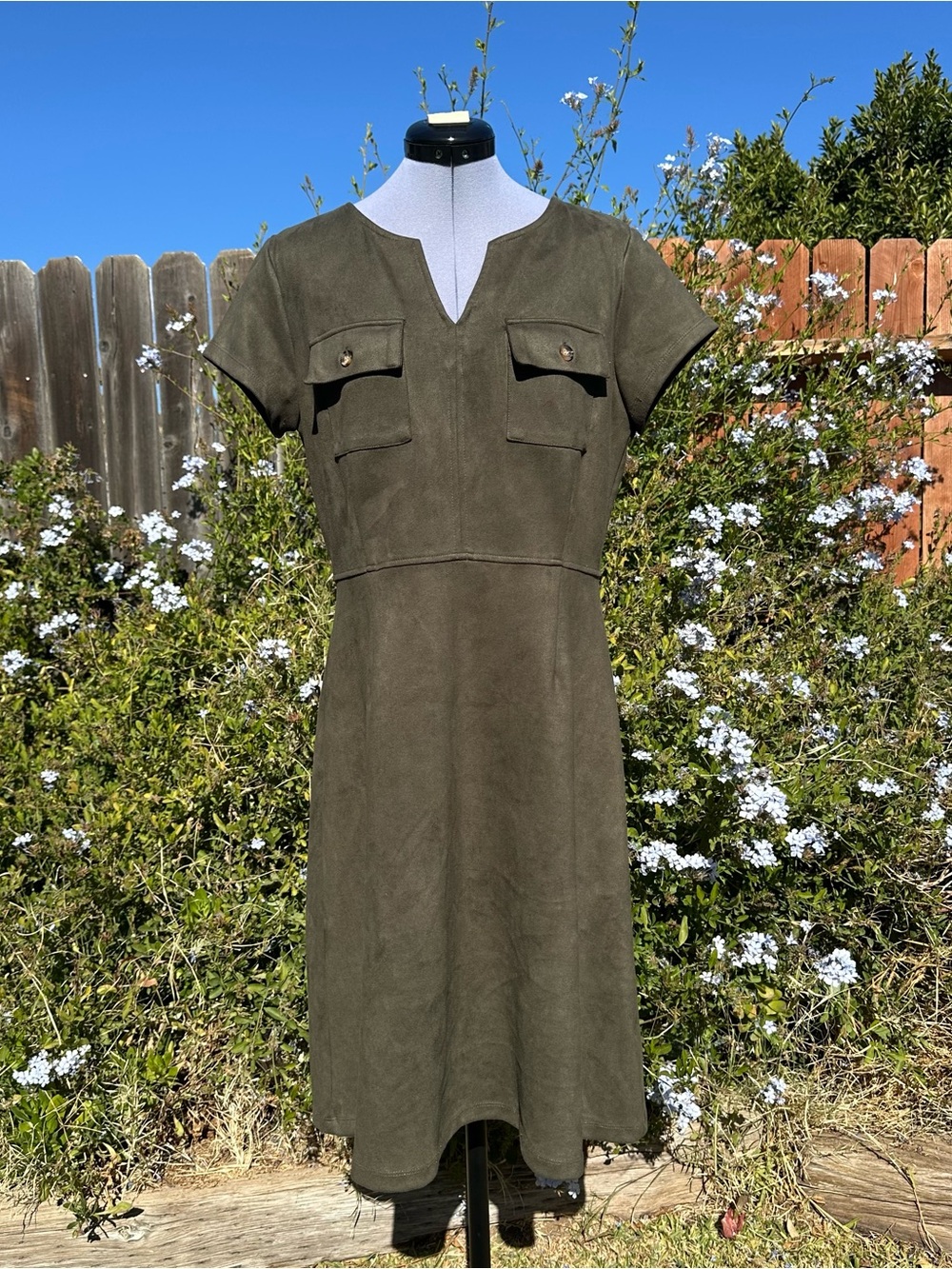 Shelby & Palmer Size 12 Olive Green Suede Button Knee Length Short Sleeve Dress